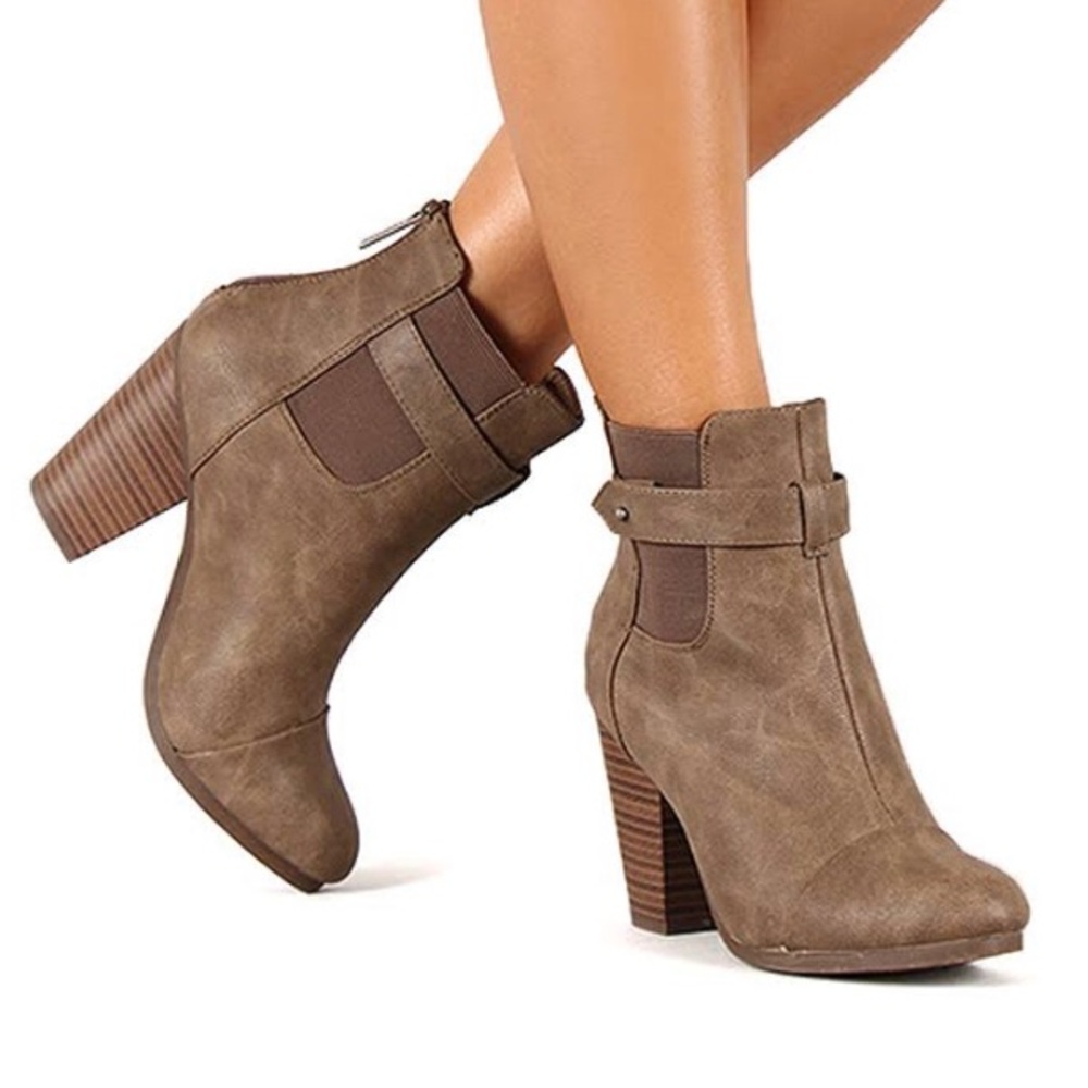 Breckelles Chelsea/Gail Tan/Bge Ankle Zip Boot S/7
